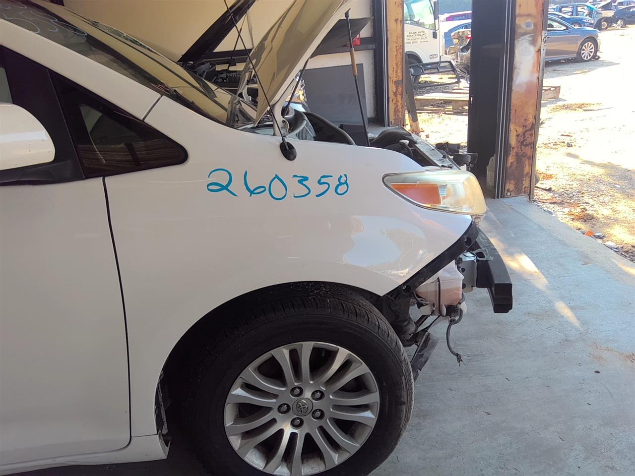https://f005.backblazeb2.com/file/img-partshotlines-com/Inventory/EX536/Vehicle/95671_11.jpg