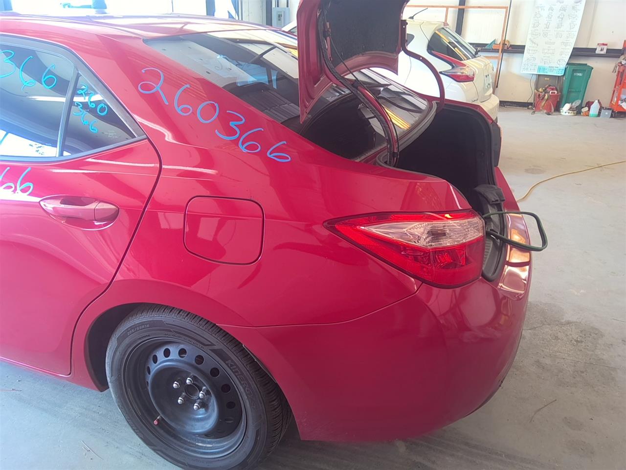 Vehicle/95715_09.jpg