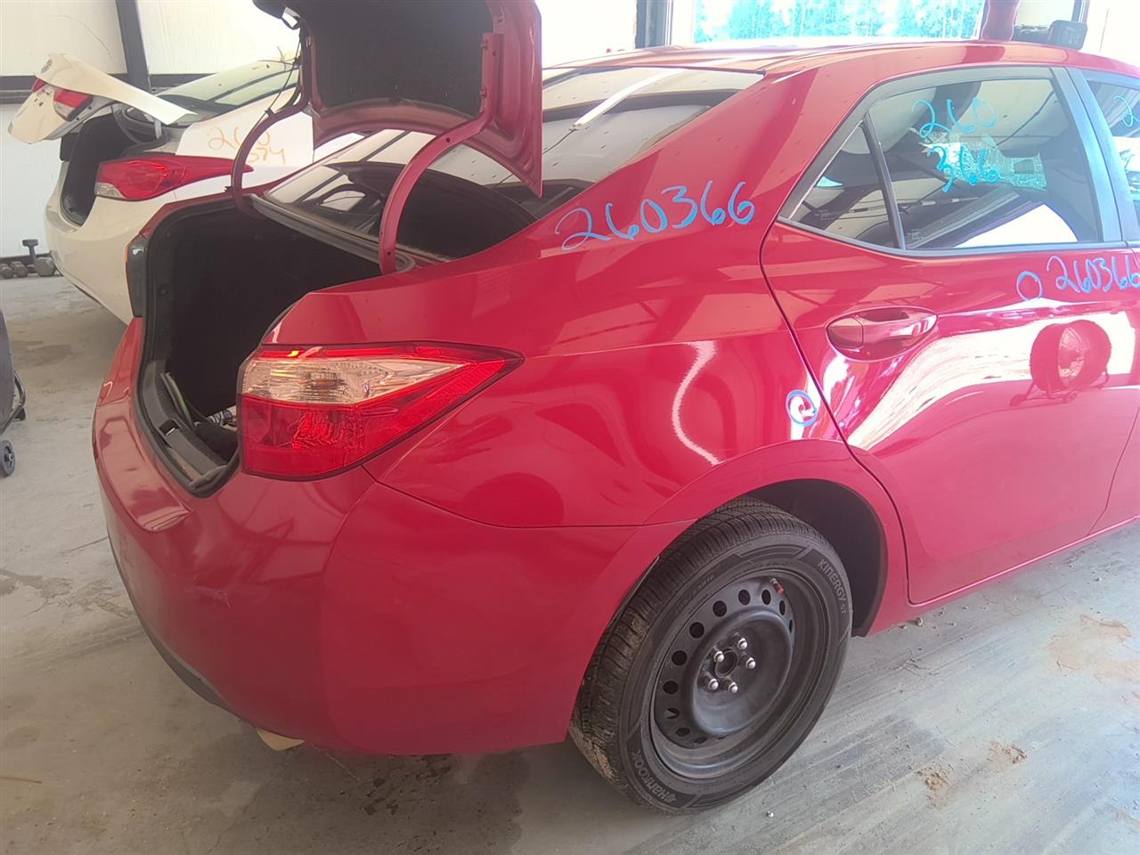 Vehicle/95715_12.jpg
