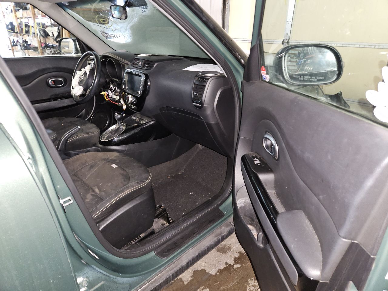 https://f005.backblazeb2.com/file/img-partshotlines-com/Inventory/EX571/Vehicle/20151_04.jpg