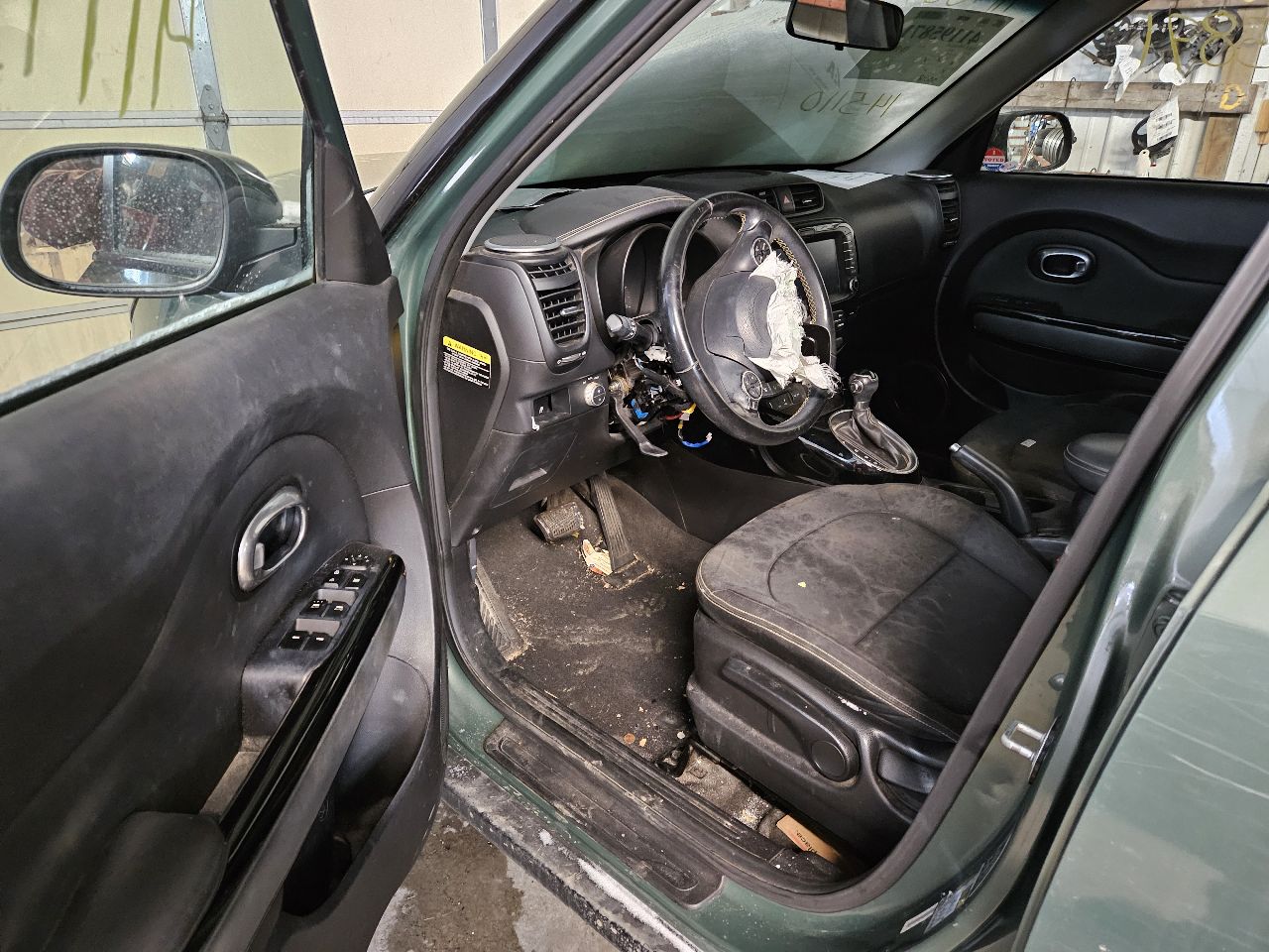 https://f005.backblazeb2.com/file/img-partshotlines-com/Inventory/EX571/Vehicle/20151_10.jpg