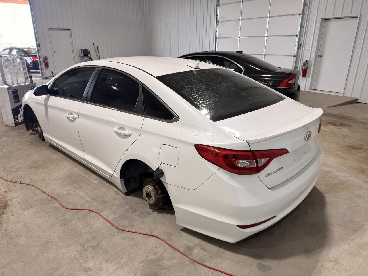 Vehicle/20456_05.jpg