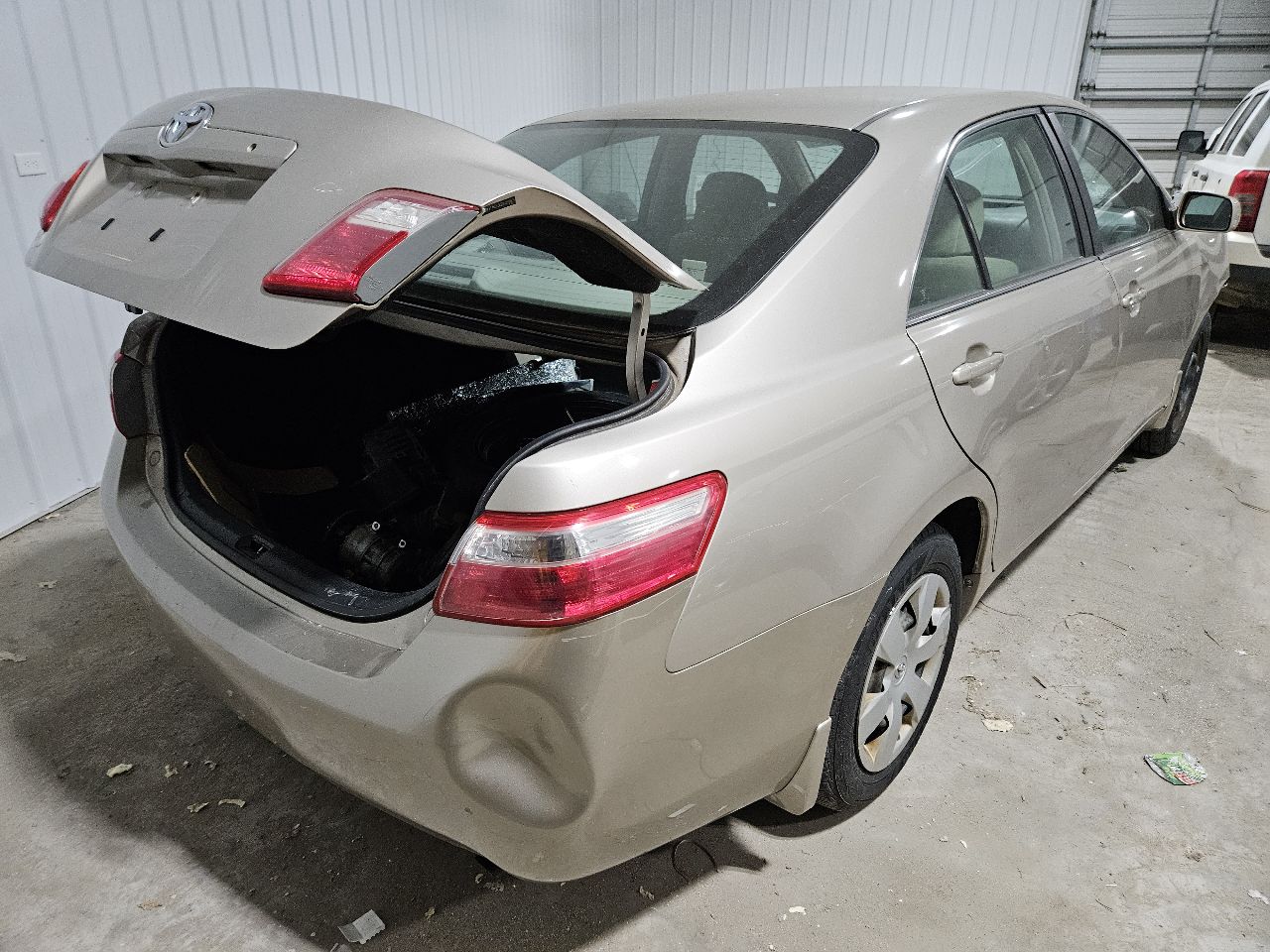 https://f005.backblazeb2.com/file/img-partshotlines-com/Inventory/EX571/Vehicle/20674_06.jpg