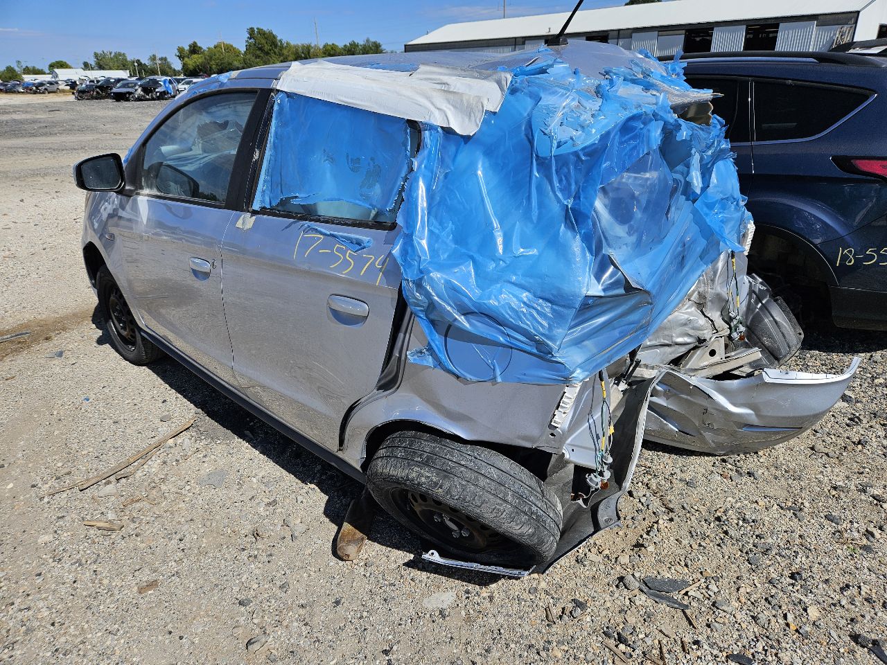 https://f005.backblazeb2.com/file/img-partshotlines-com/Inventory/EX571/Vehicle/20762_04.jpg
