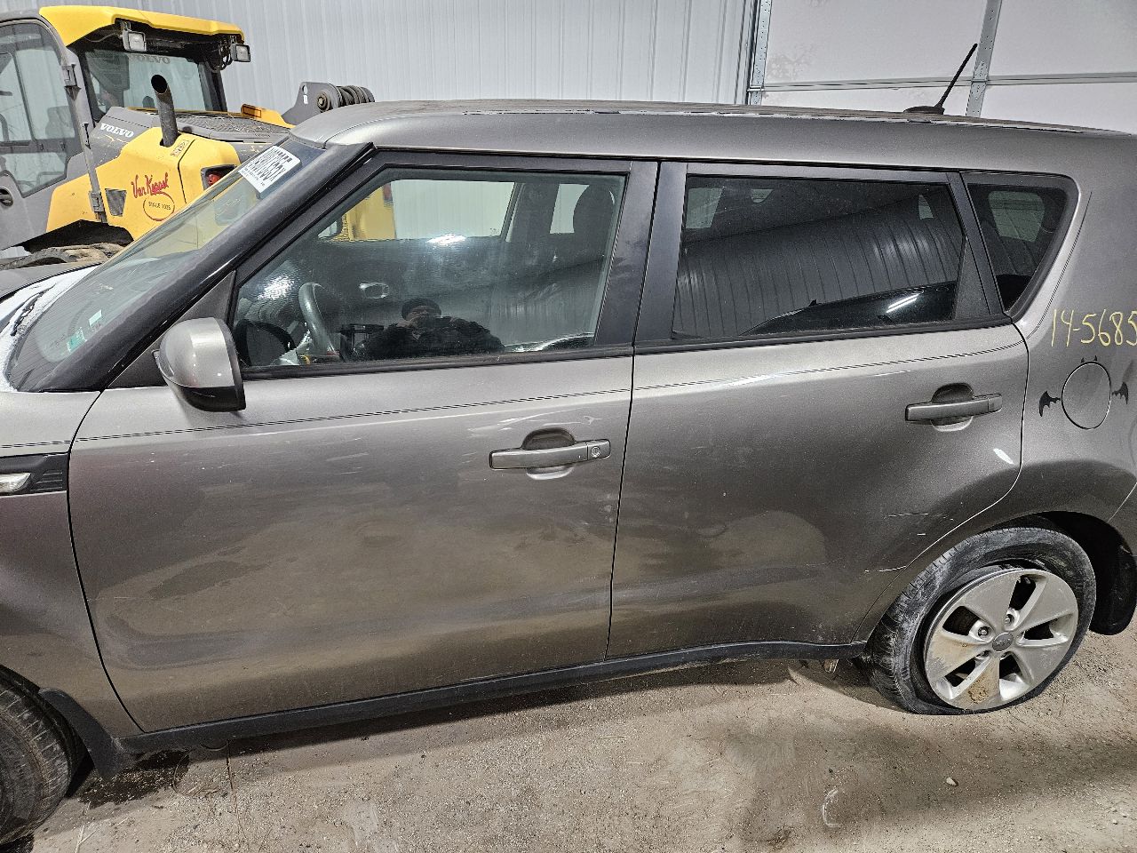 Vehicle/20915_08.jpg