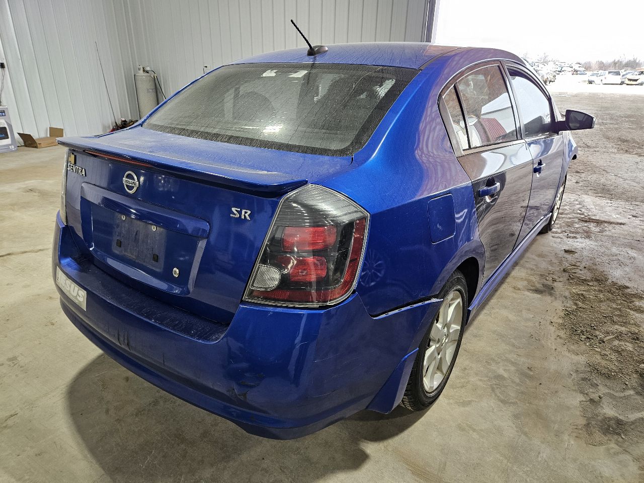 https://f005.backblazeb2.com/file/img-partshotlines-com/Inventory/EX571/Vehicle/21004_06.jpg