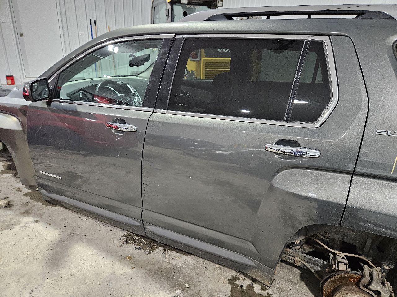 https://f005.backblazeb2.com/file/img-partshotlines-com/Inventory/EX571/Vehicle/21135_10.jpg