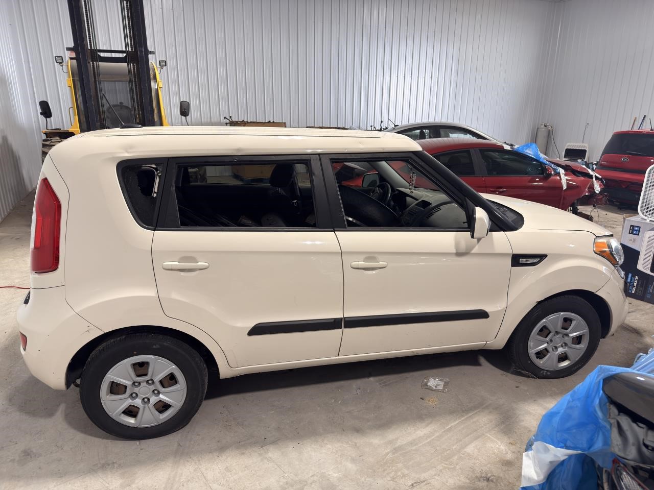 https://f005.backblazeb2.com/file/img-partshotlines-com/Inventory/EX571/Vehicle/21155_08.jpg