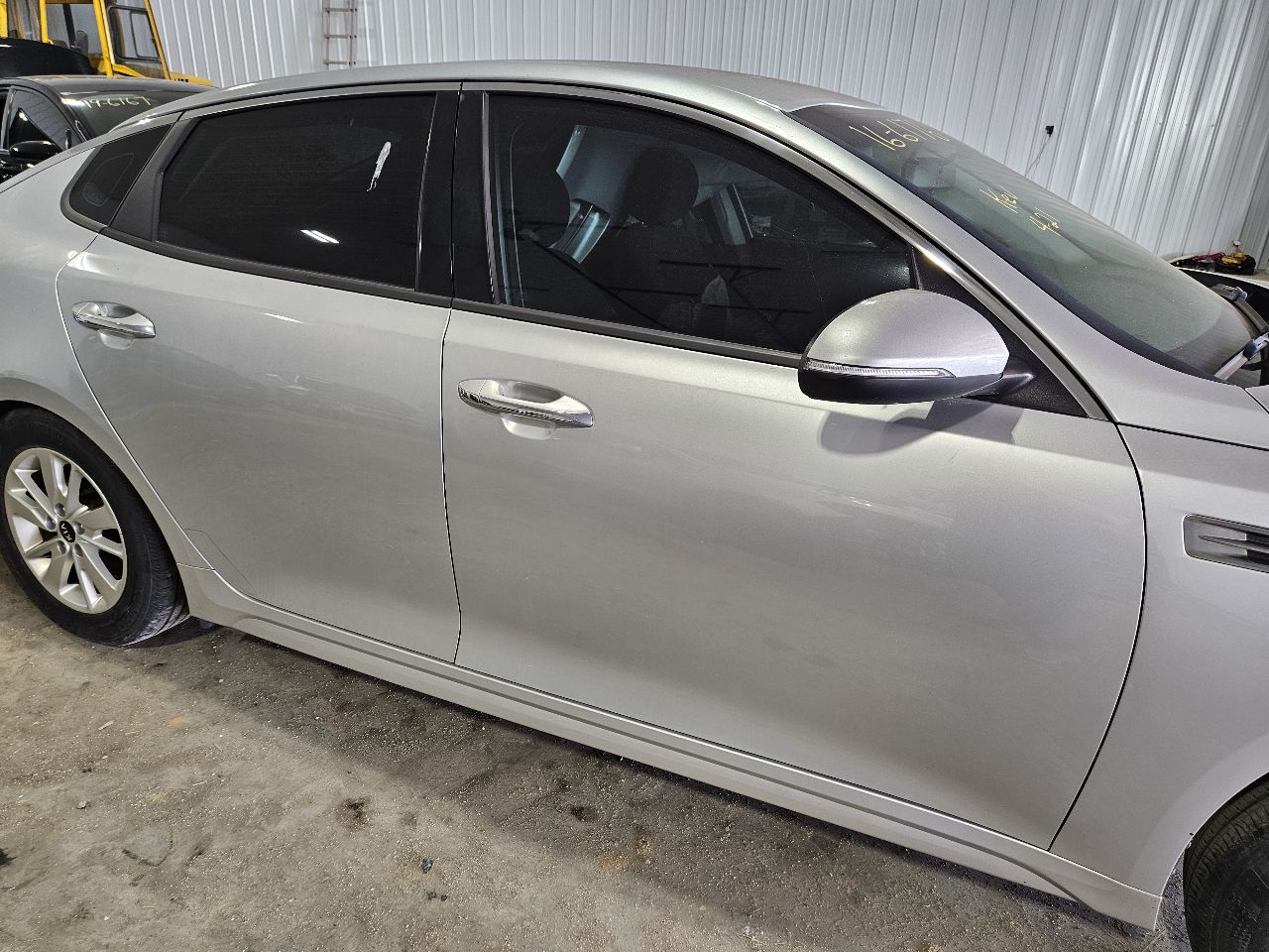 Vehicle/21232_04.jpg