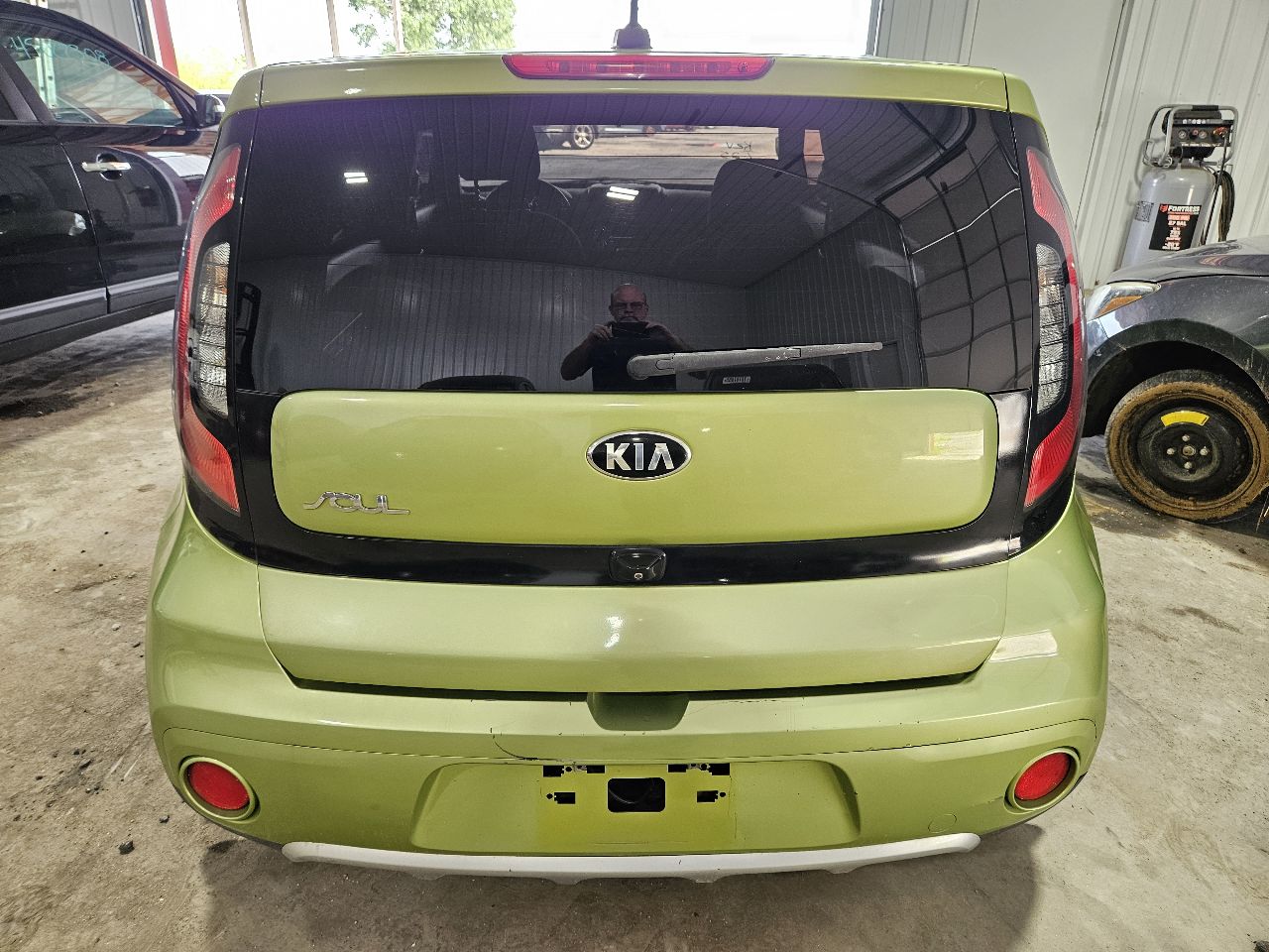 Vehicle/21258_08.jpg