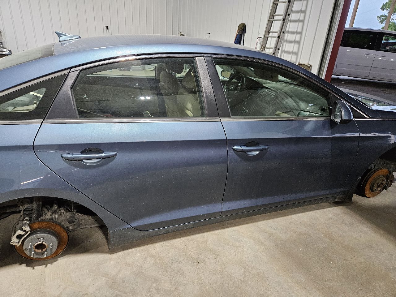 Vehicle/21310_03.jpg