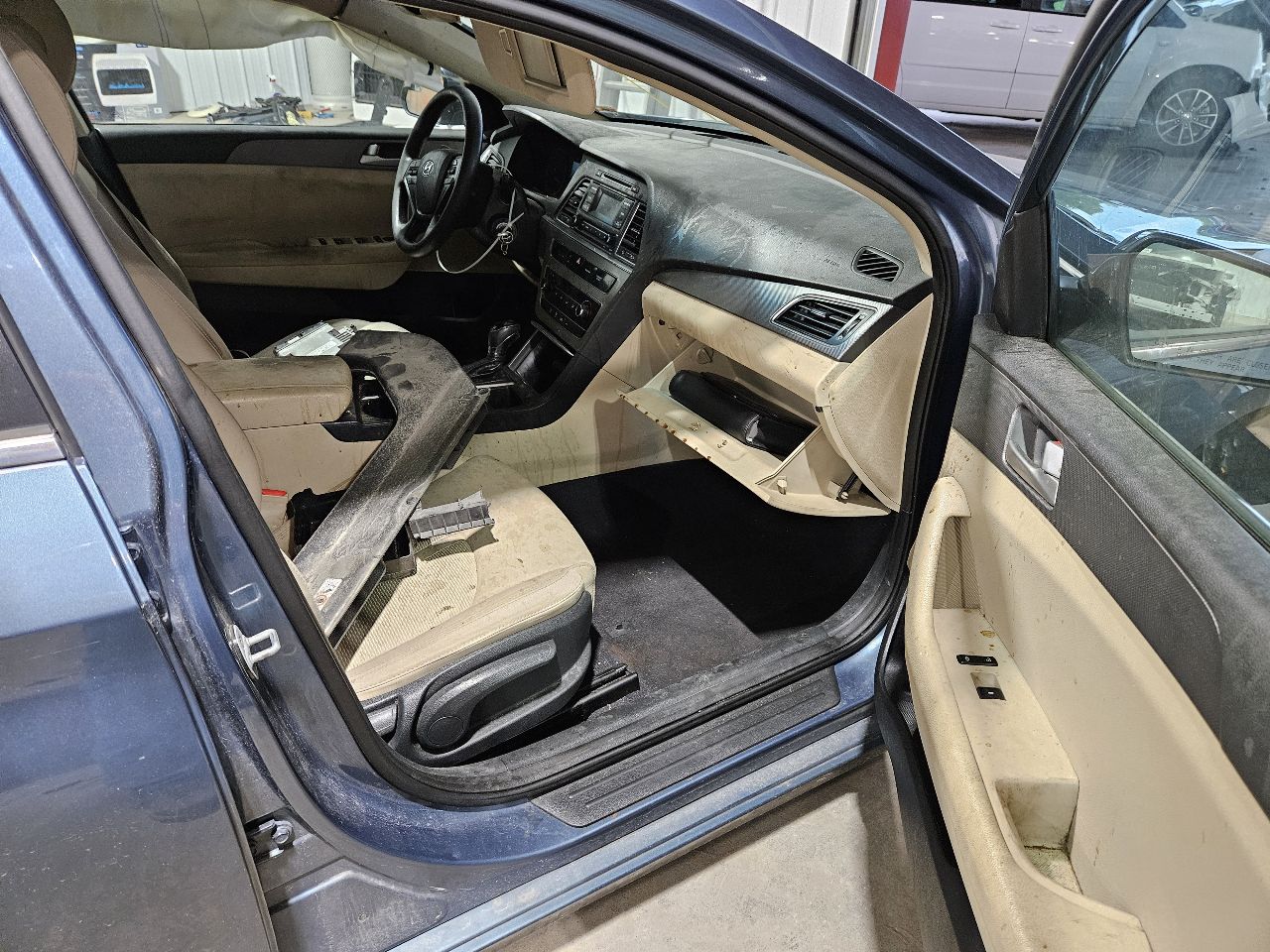 Vehicle/21310_04.jpg