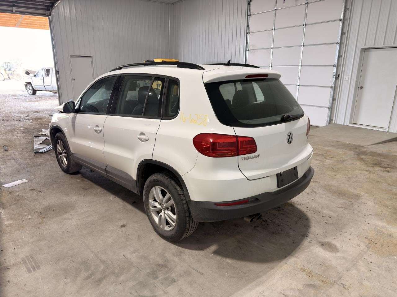 https://f005.backblazeb2.com/file/img-partshotlines-com/Inventory/EX571/Vehicle/21348_05.jpg