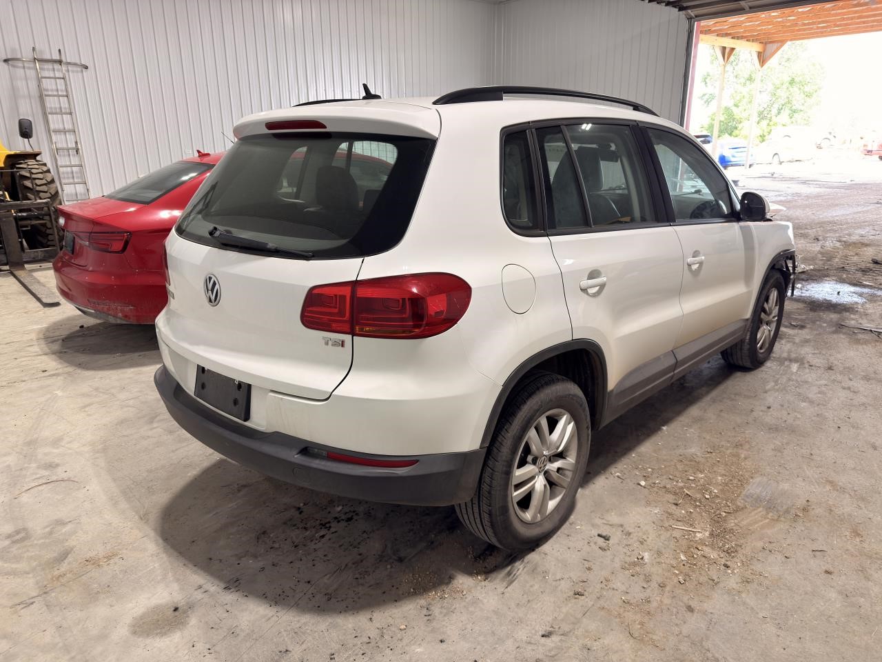 https://f005.backblazeb2.com/file/img-partshotlines-com/Inventory/EX571/Vehicle/21348_07.jpg
