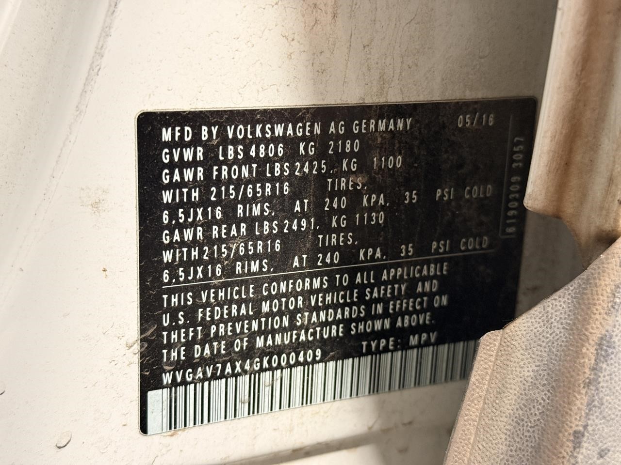 https://f005.backblazeb2.com/file/img-partshotlines-com/Inventory/EX571/Vehicle/21348_12.jpg