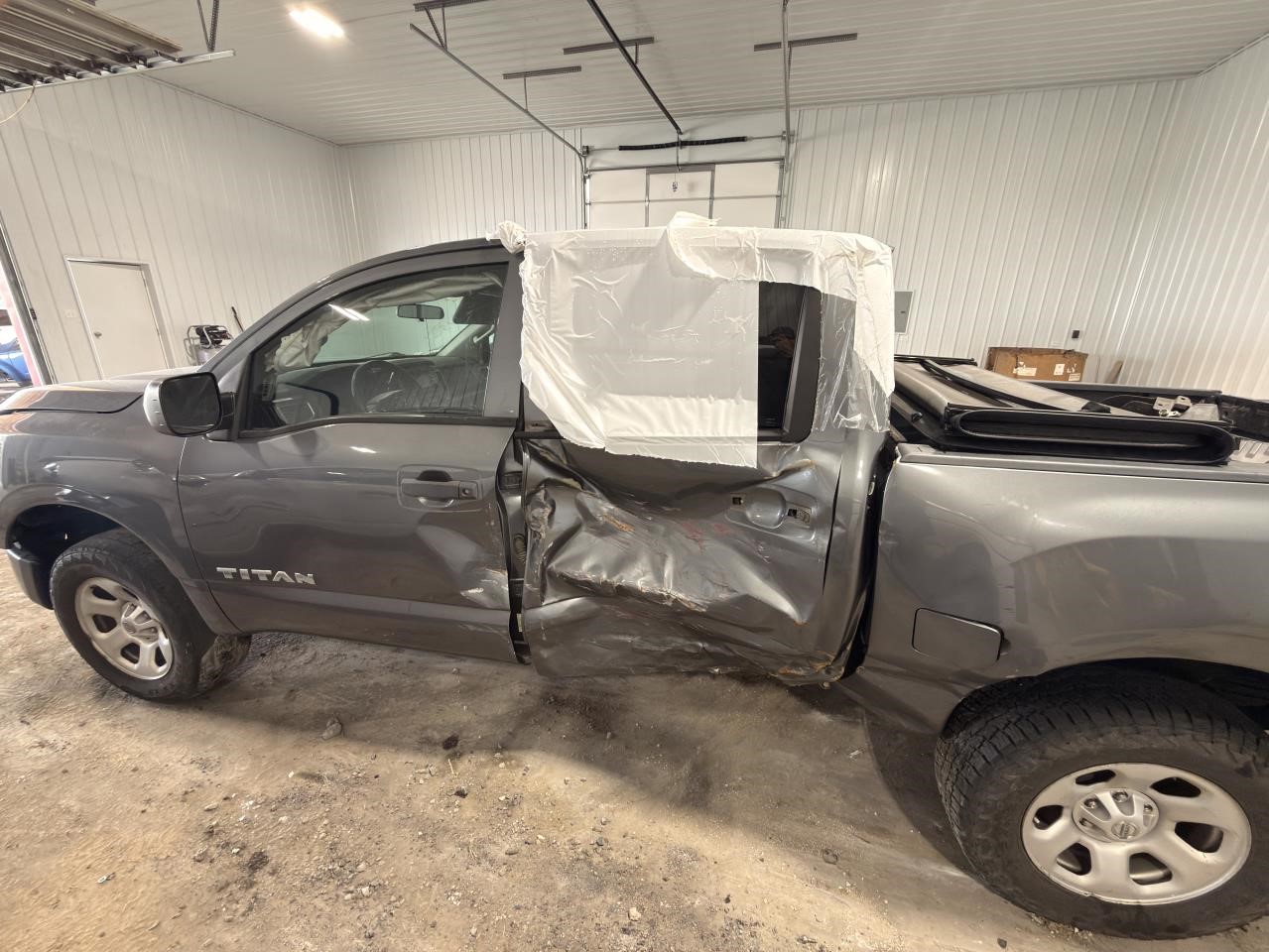 https://f005.backblazeb2.com/file/img-partshotlines-com/Inventory/EX571/Vehicle/21357_04.jpg