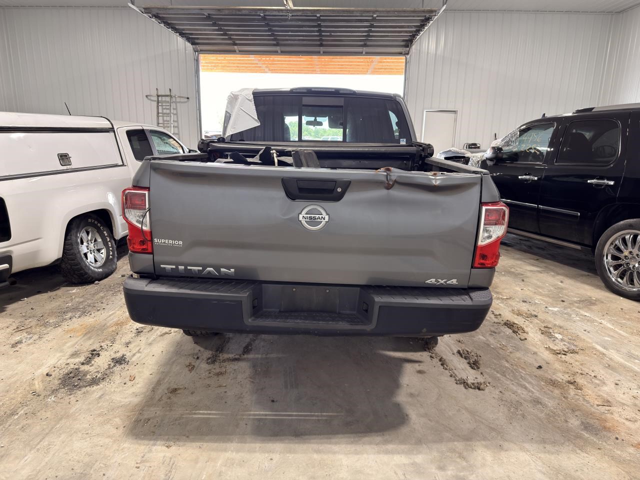 https://f005.backblazeb2.com/file/img-partshotlines-com/Inventory/EX571/Vehicle/21357_06.jpg