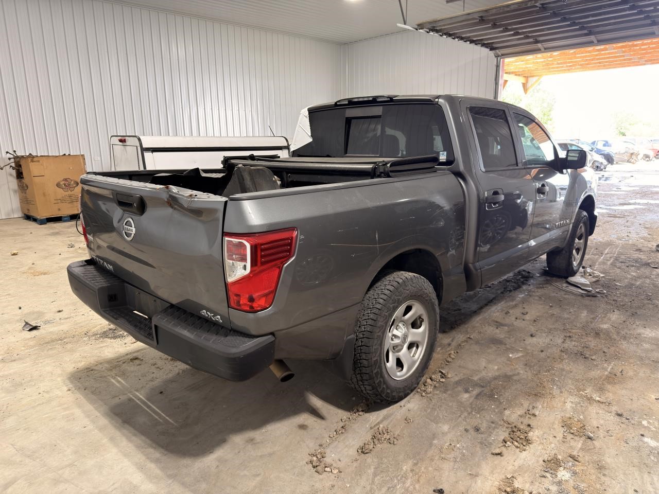 https://f005.backblazeb2.com/file/img-partshotlines-com/Inventory/EX571/Vehicle/21357_07.jpg