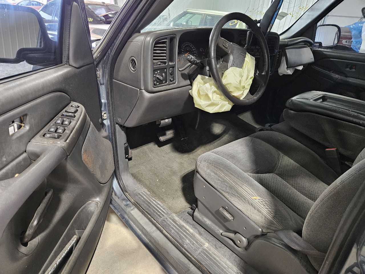 https://f005.backblazeb2.com/file/img-partshotlines-com/Inventory/EX571/Vehicle/21400_12.jpg