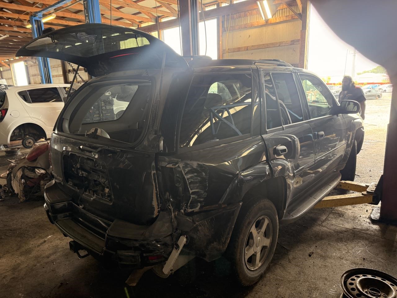 https://f005.backblazeb2.com/file/img-partshotlines-com/Inventory/EX571/Vehicle/21422_11.jpg