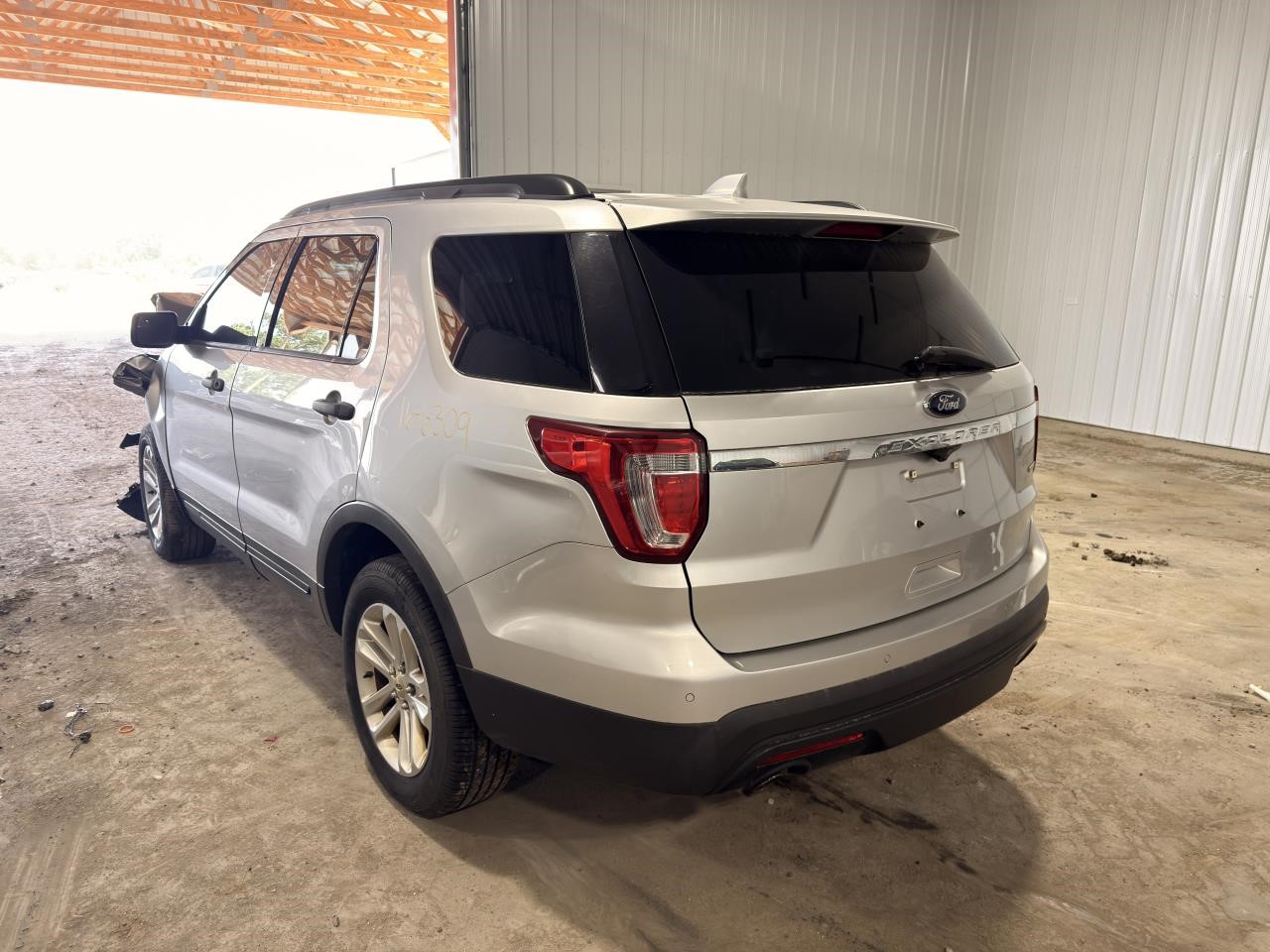 https://f005.backblazeb2.com/file/img-partshotlines-com/Inventory/EX571/Vehicle/21426_05.jpg