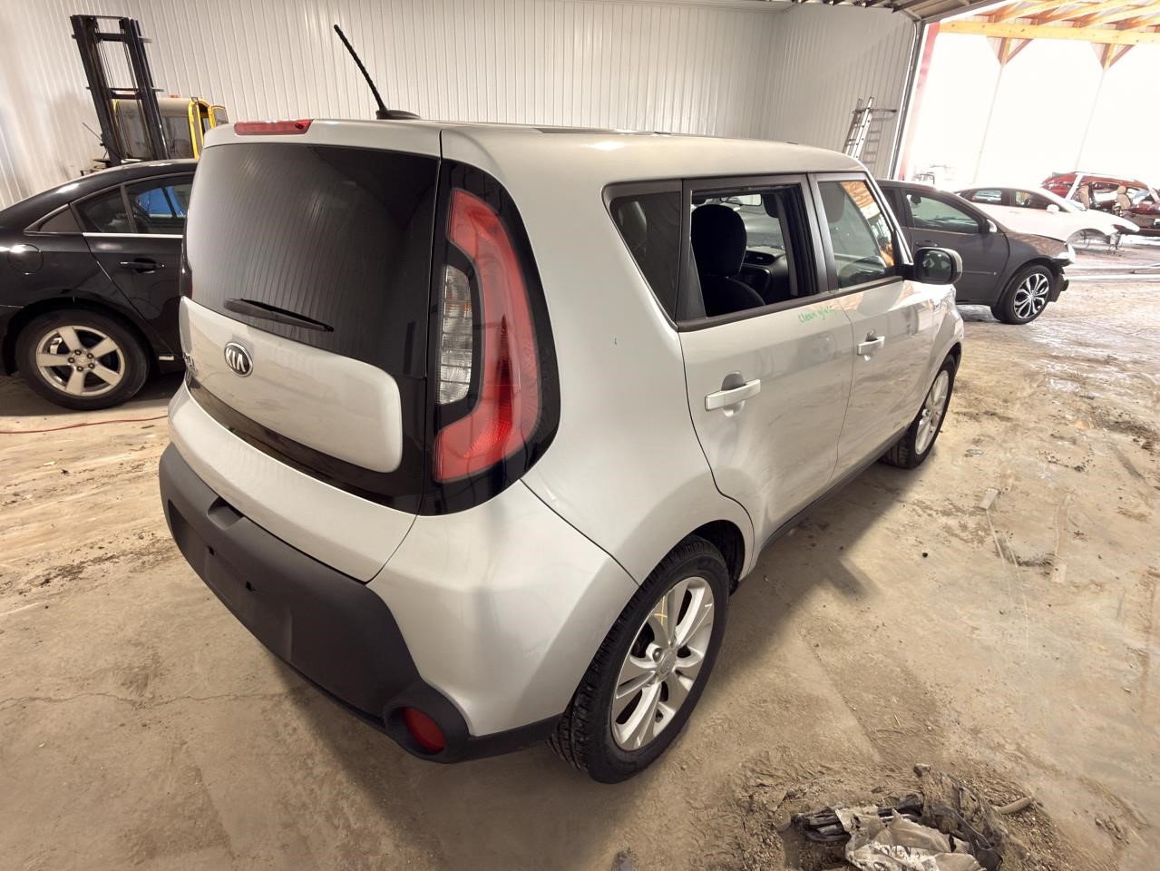 https://f005.backblazeb2.com/file/img-partshotlines-com/Inventory/EX571/Vehicle/21427_07.jpg
