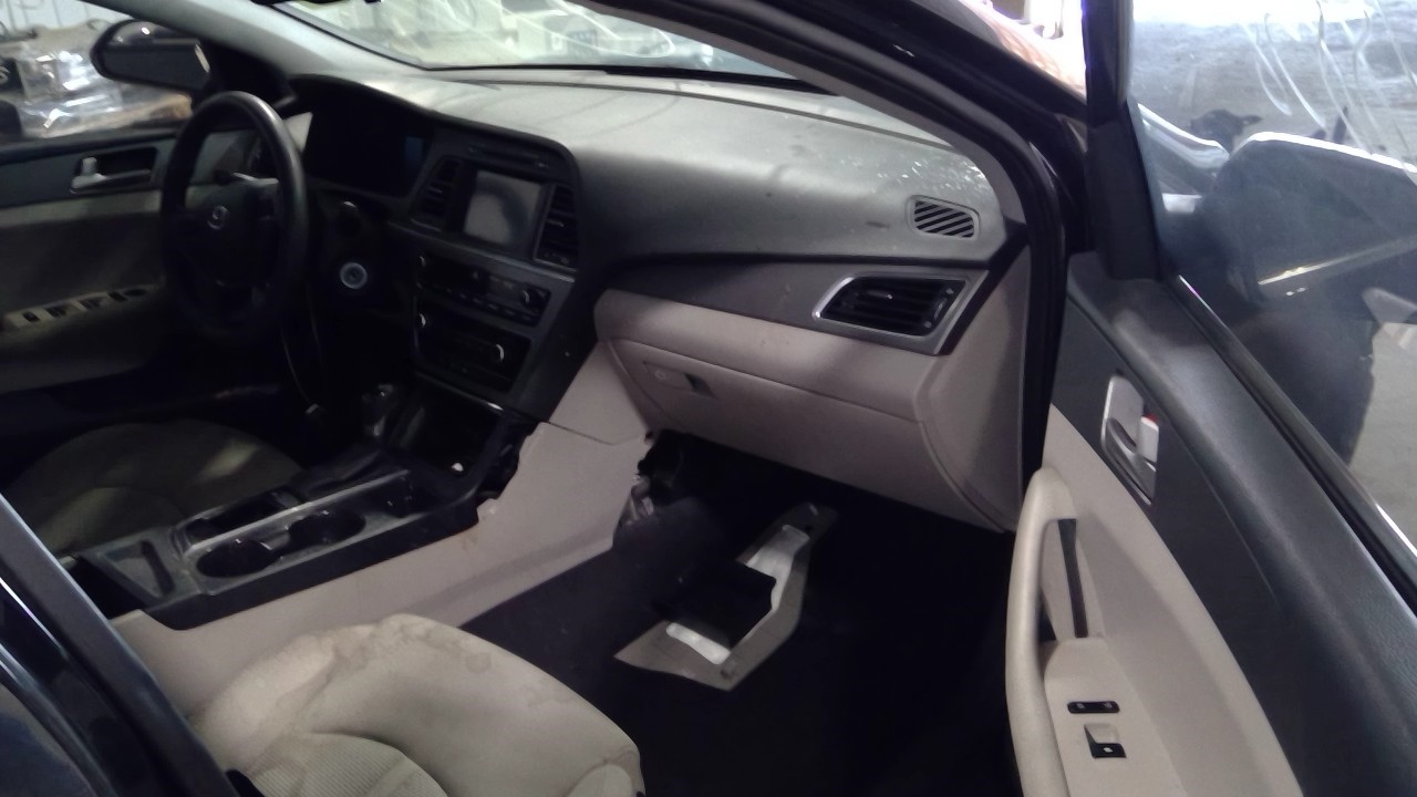 Vehicle/21472_09.jpg