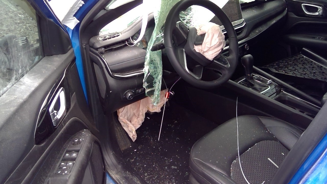 https://f005.backblazeb2.com/file/img-partshotlines-com/Inventory/EX571/Vehicle/21495_10.jpg