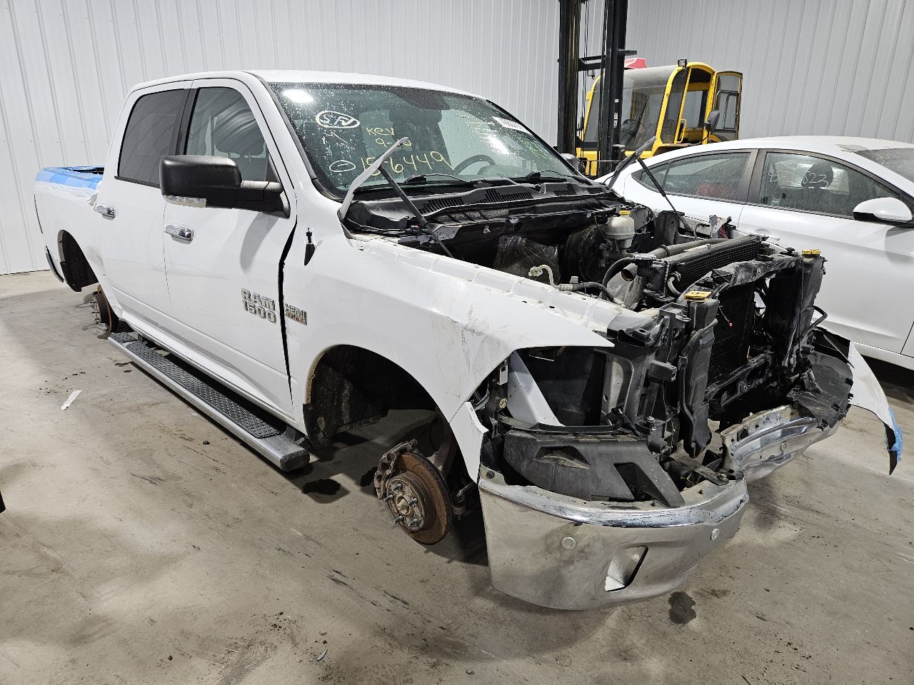 https://f005.backblazeb2.com/file/img-partshotlines-com/Inventory/EX571/Vehicle/21604_02.jpg