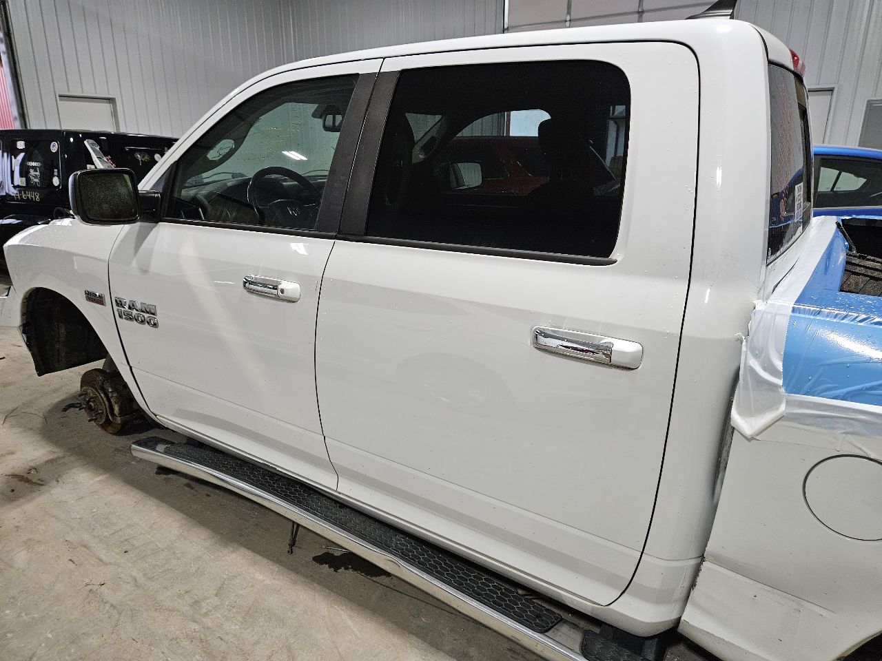 https://f005.backblazeb2.com/file/img-partshotlines-com/Inventory/EX571/Vehicle/21604_09.jpg