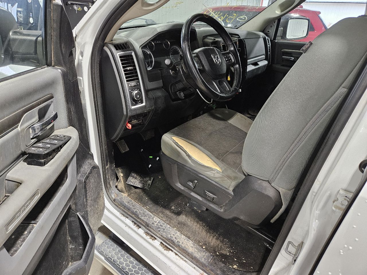 https://f005.backblazeb2.com/file/img-partshotlines-com/Inventory/EX571/Vehicle/21604_11.jpg