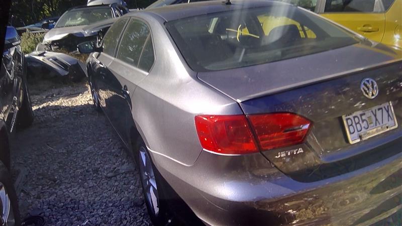 https://f005.backblazeb2.com/file/img-partshotlines-com/Inventory/EX598/Vehicle/31884_01.jpg