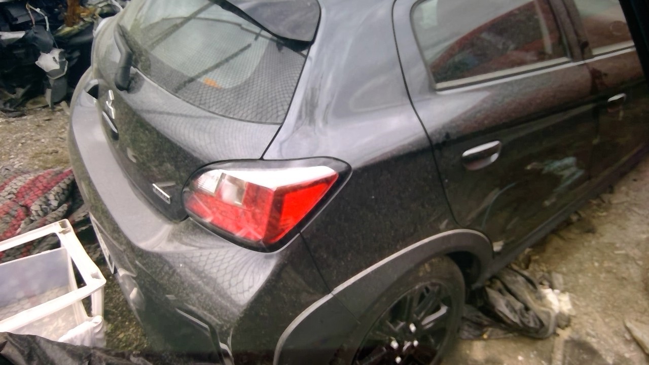 https://f005.backblazeb2.com/file/img-partshotlines-com/Inventory/EX598/Vehicle/32523_03.jpg