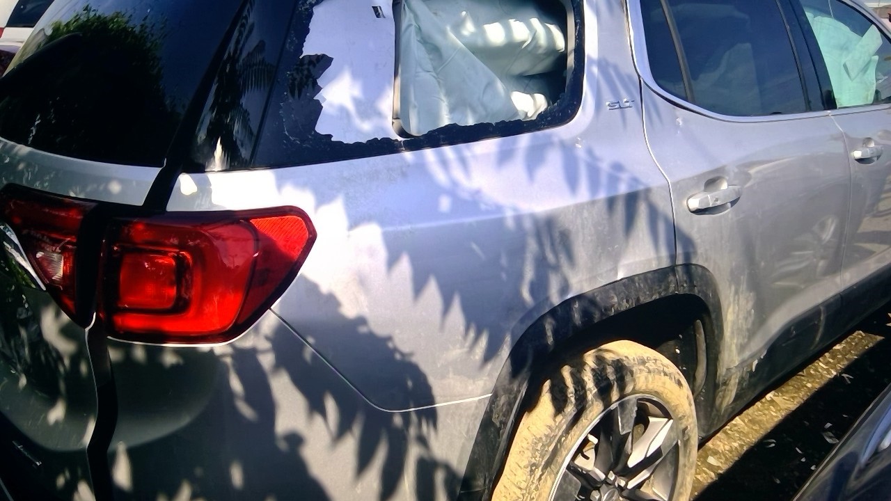 https://f005.backblazeb2.com/file/img-partshotlines-com/Inventory/EX598/Vehicle/32821_03.jpg