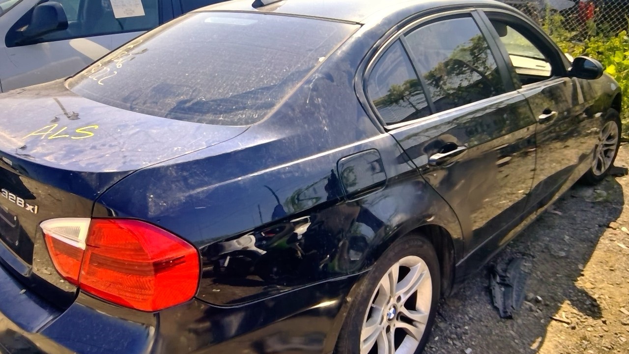 https://f005.backblazeb2.com/file/img-partshotlines-com/Inventory/EX598/Vehicle/33084_03.jpg