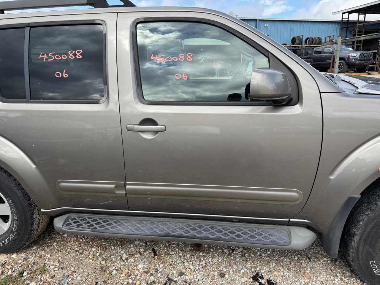 https://f005.backblazeb2.com/file/img-partshotlines-com/Inventory/EX603/Vehicle/13190_04.jpg