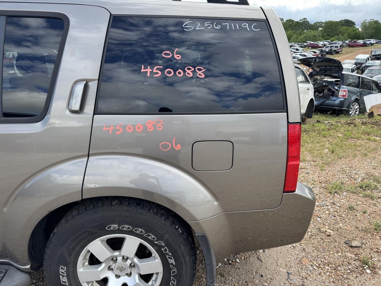 https://f005.backblazeb2.com/file/img-partshotlines-com/Inventory/EX603/Vehicle/13190_09.jpg