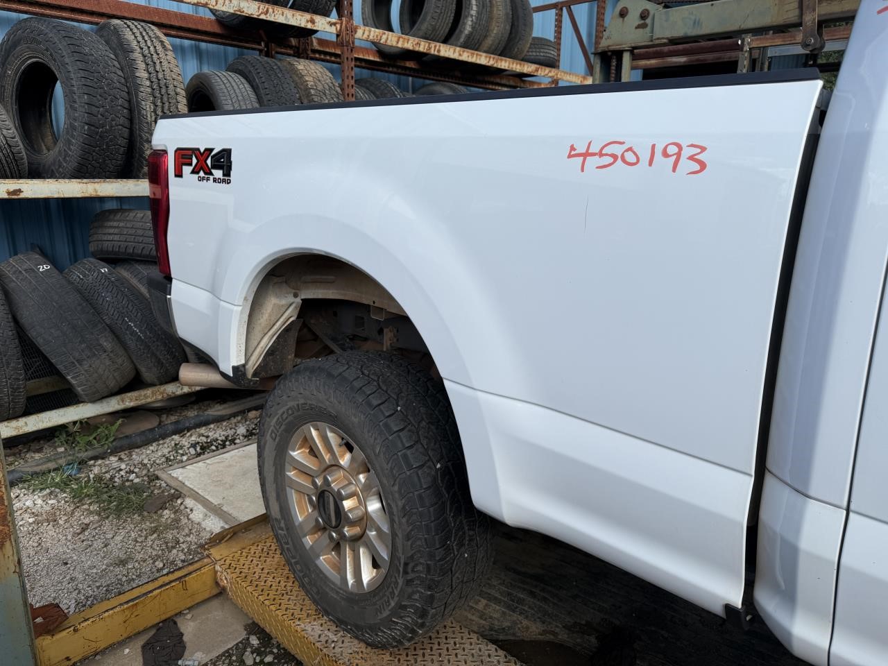 https://f005.backblazeb2.com/file/img-partshotlines-com/Inventory/EX603/Vehicle/13508_08.jpg