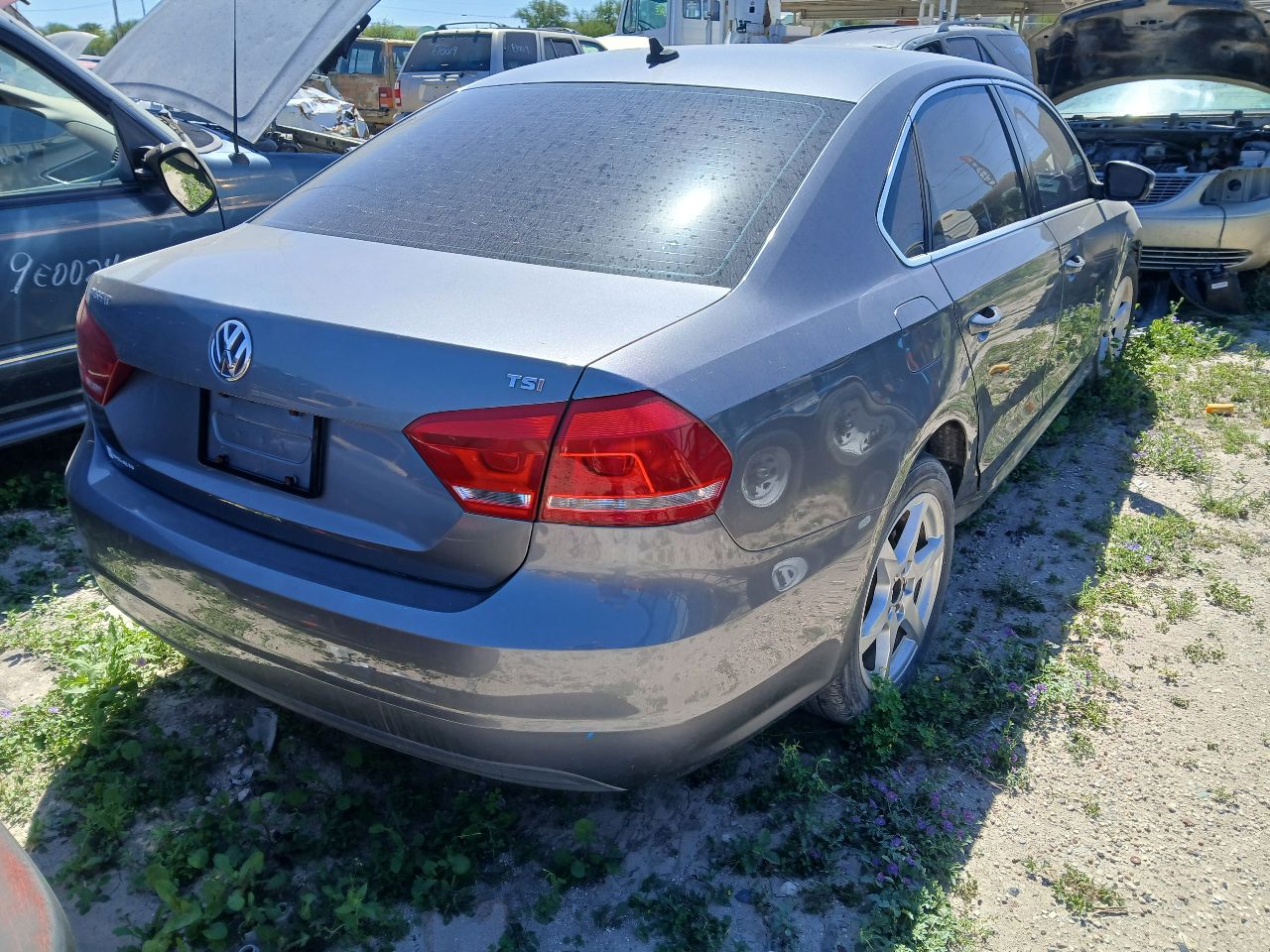 https://f005.backblazeb2.com/file/img-partshotlines-com/Inventory/EX608/Vehicle/15241_04.jpg