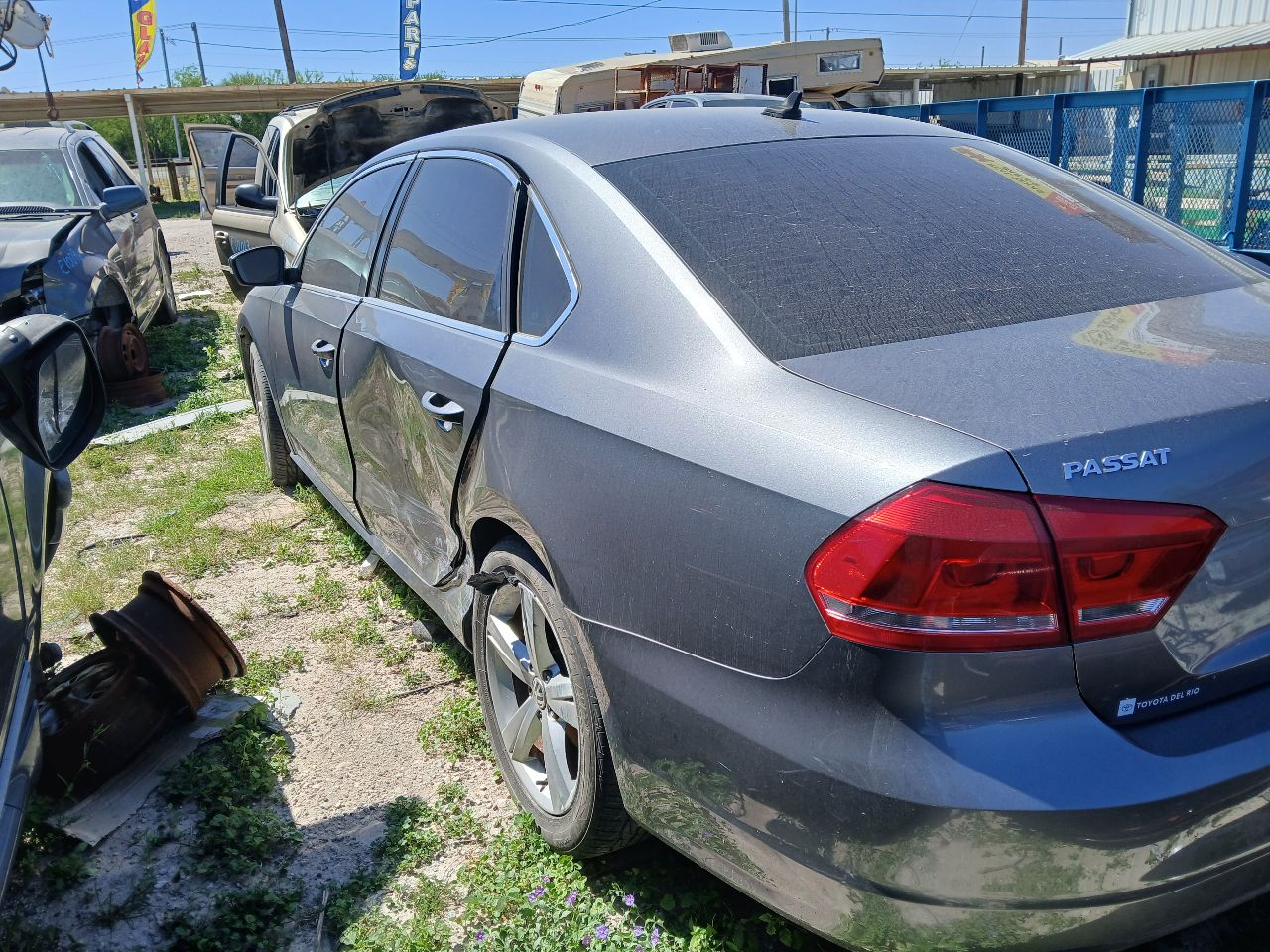 https://f005.backblazeb2.com/file/img-partshotlines-com/Inventory/EX608/Vehicle/15241_05.jpg