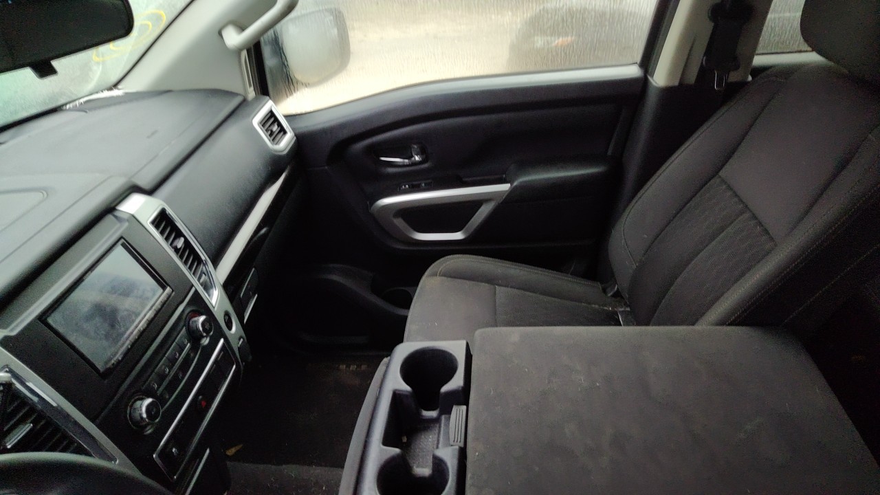 Vehicle/76401_19.jpg