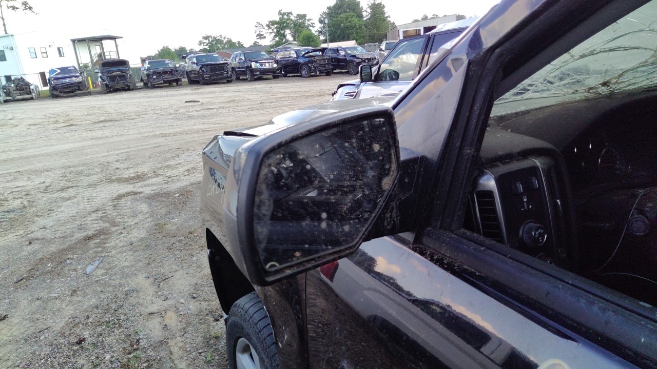 Vehicle/77783_07.jpg