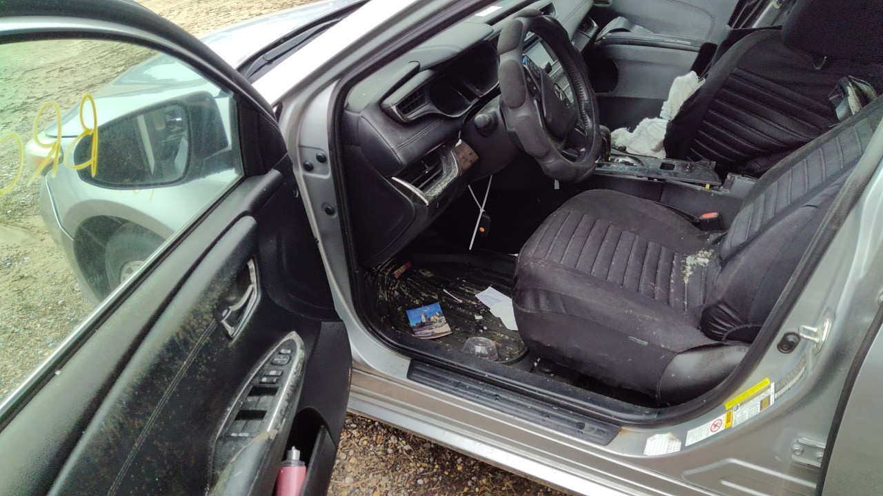 Vehicle/77785_06.jpg