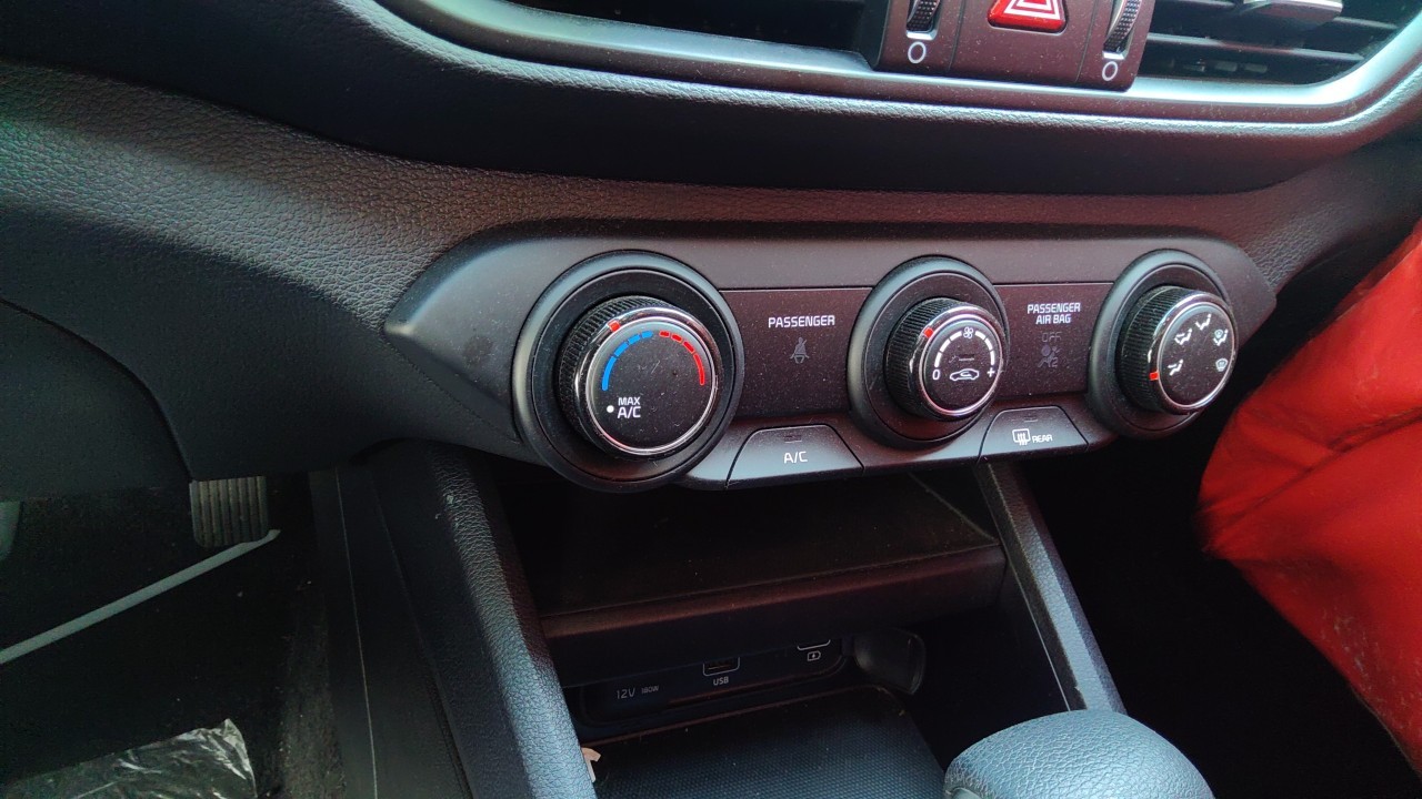 Vehicle/77829_04.jpg