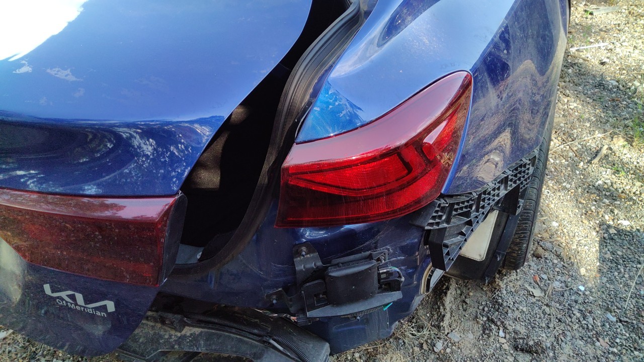 Vehicle/77829_08.jpg
