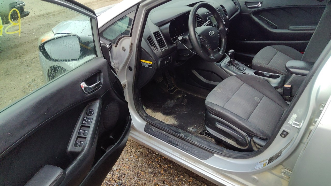 Vehicle/77855_06.jpg