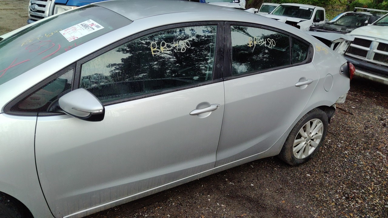 Vehicle/77855_08.jpg