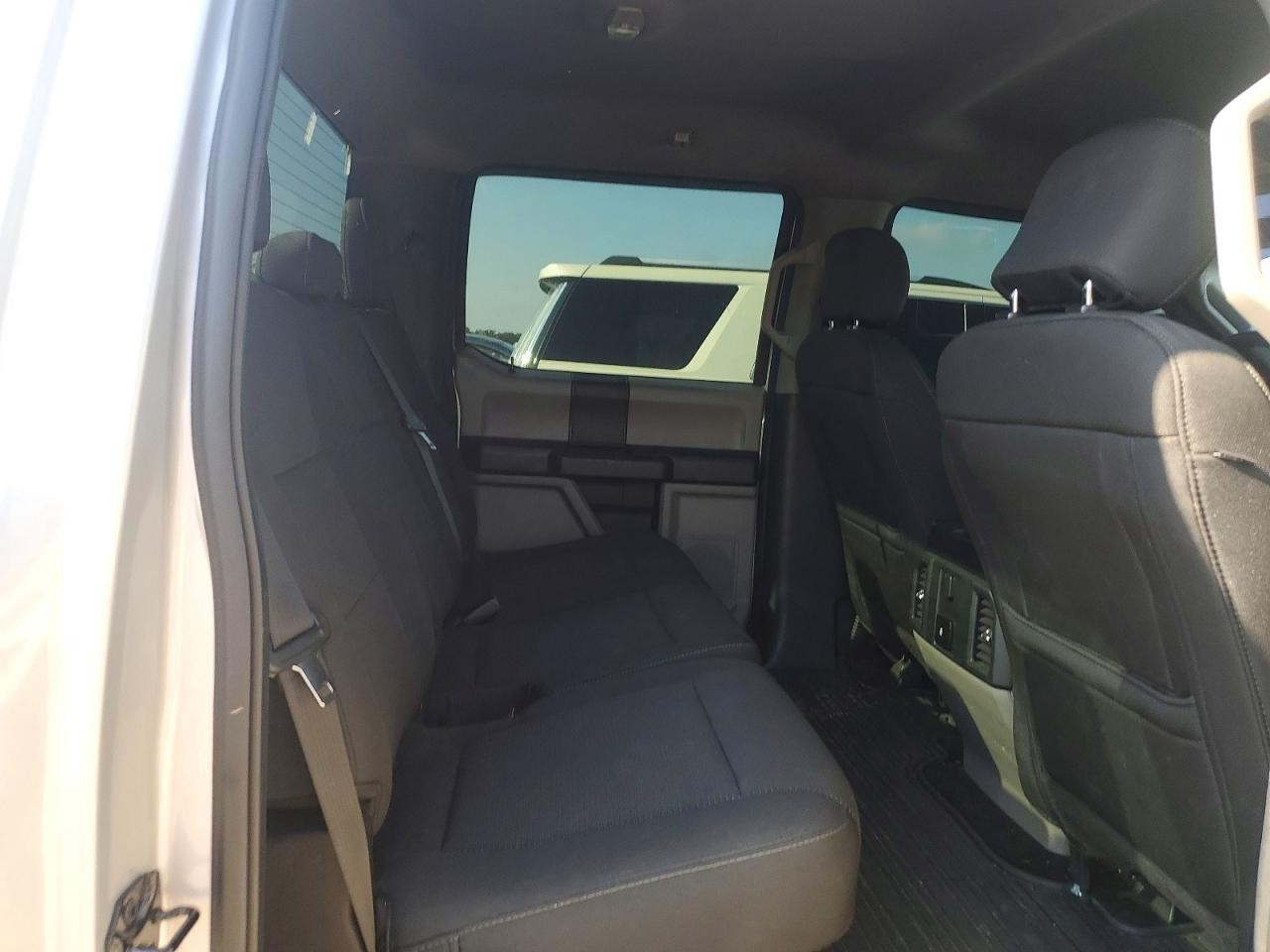 Vehicle/78953_10.jpg
