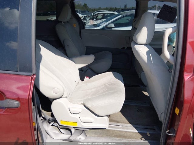 Vehicle/79580_08.jpg
