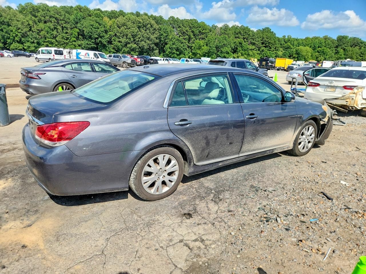 Vehicle/79663_03.jpg